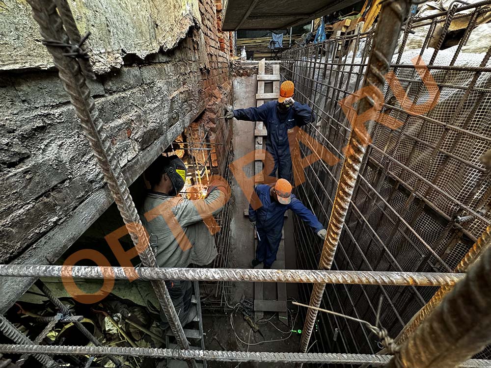 лестница в подвал