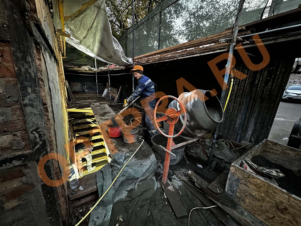 лестница в подвал