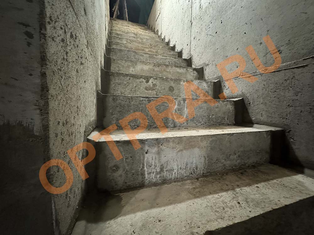 лестница в подвал
