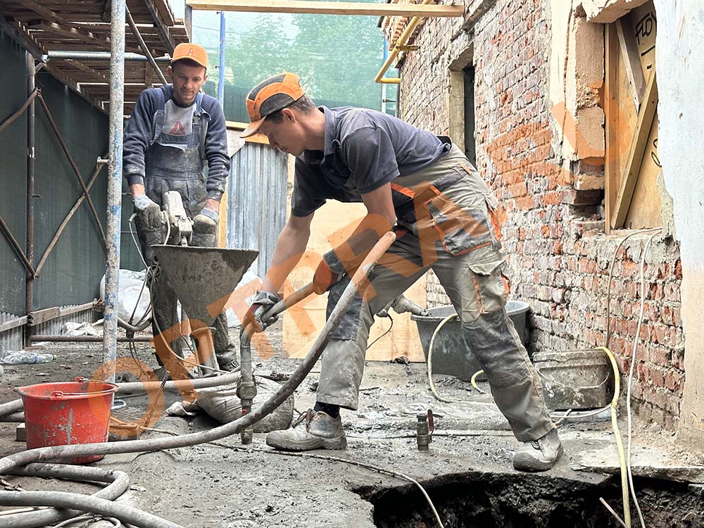 лестница в подвал