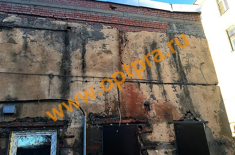 Инъектирование трещин в кирпичных стенах школы в Санкт-Петербурге